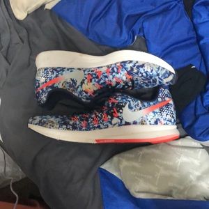 Nike Runners 2/3? Size 13 Floral